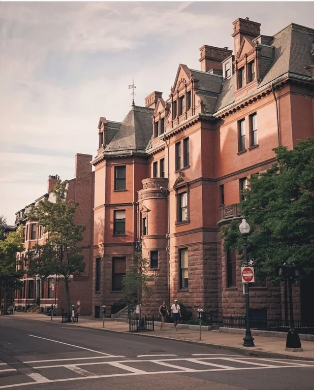 1 bed, 1 bath apartment for rent at 17 Gloucester St Unit 7, Back Bay