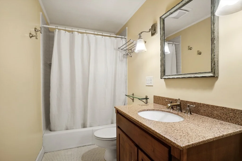 1 bed, 1 bath apartment for rent at 17 Gloucester St Unit 7, Back Bay — photo 12 of 19