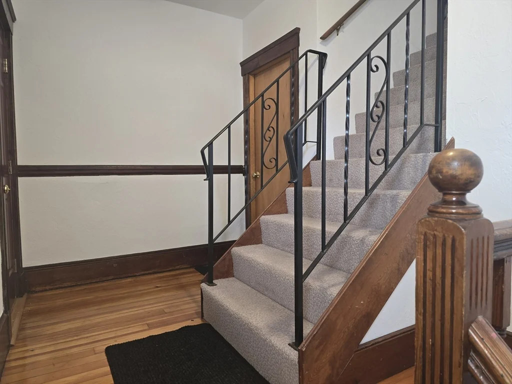 2 bed, 1 bath apartment for rent at 17 Grafton St Unit 2, Quincy — photo 5 of 27