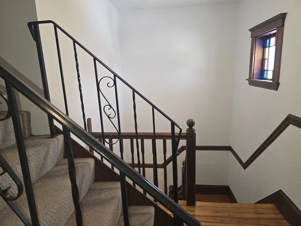 2 bed, 1 bath apartment for rent at 17 Grafton St Unit 2, Quincy — photo 4 of 27