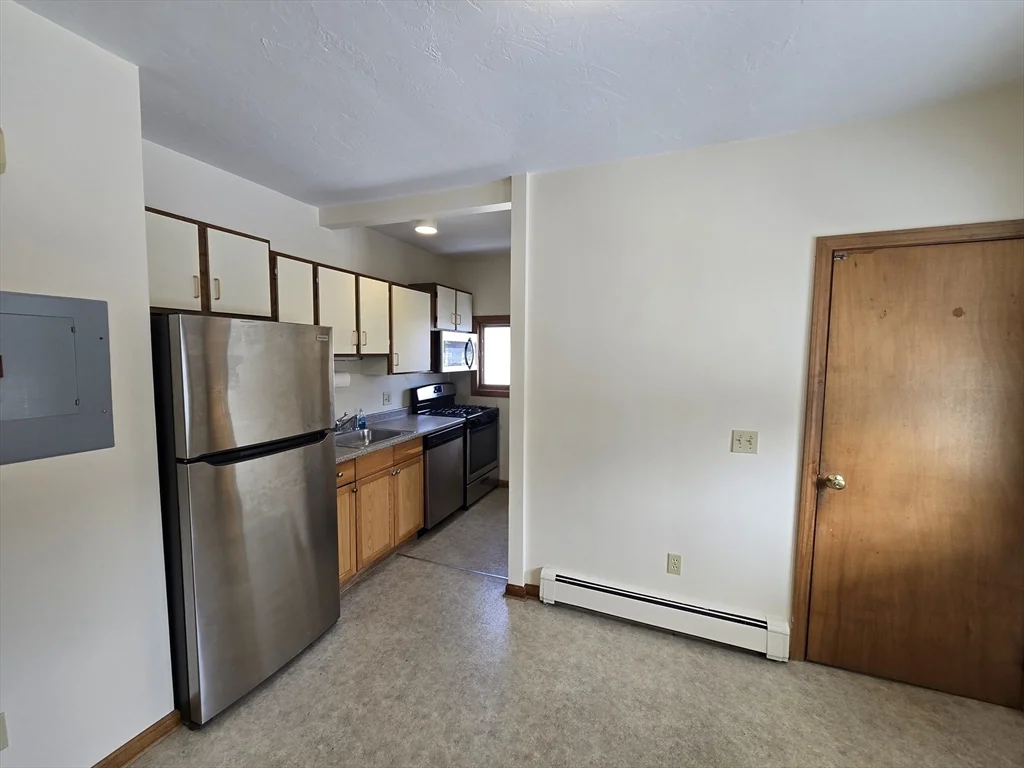 2 bed, 1 bath apartment for rent at 17 Grafton St Unit 2, Quincy — photo 10 of 27