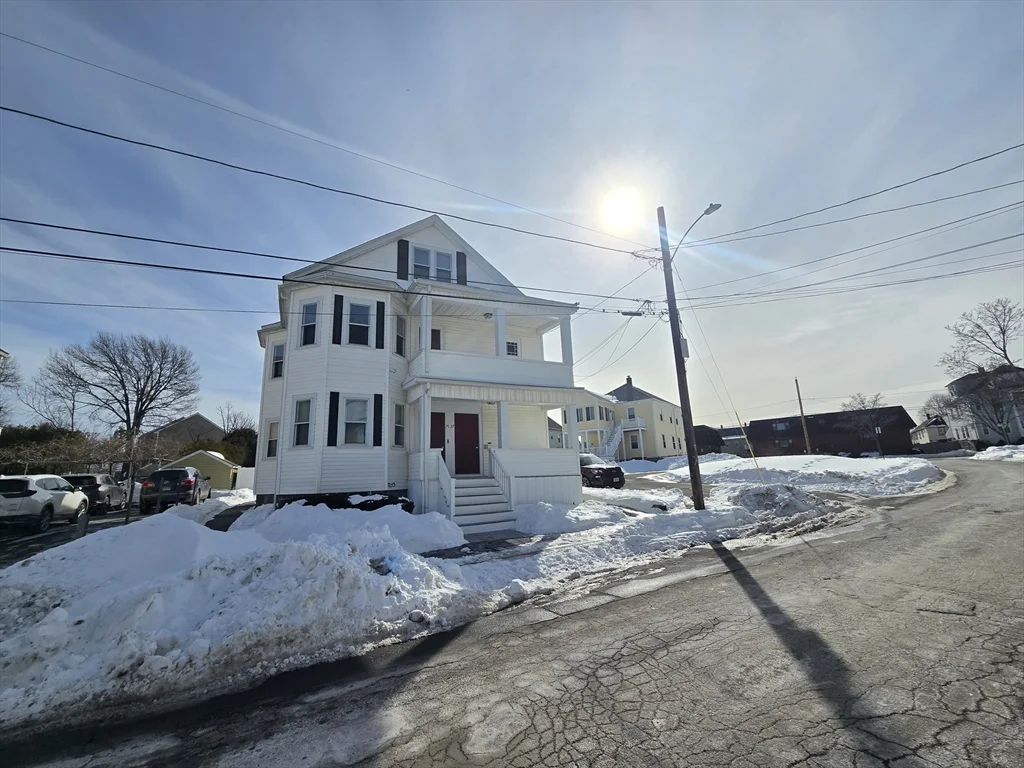 2 bed, 1 bath apartment for rent at 17 Grafton St Unit 2, Quincy — photo 2 of 27