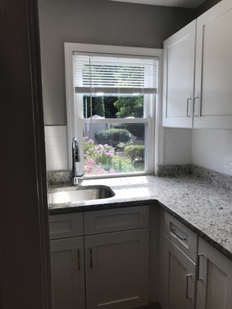 2 bed, 1 bath apartment for rent at 17 Grant Unit 1, Lexington — photo 5 of 27