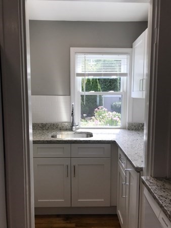 2 bed, 1 bath apartment for rent at 17 Grant Unit 1, Lexington — photo 6 of 27