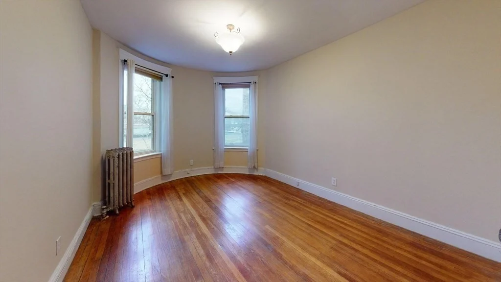 1 bed, 1 bath apartment for rent at 17 Green St Unit 4, Coolidge Corner — photo 2 of 7