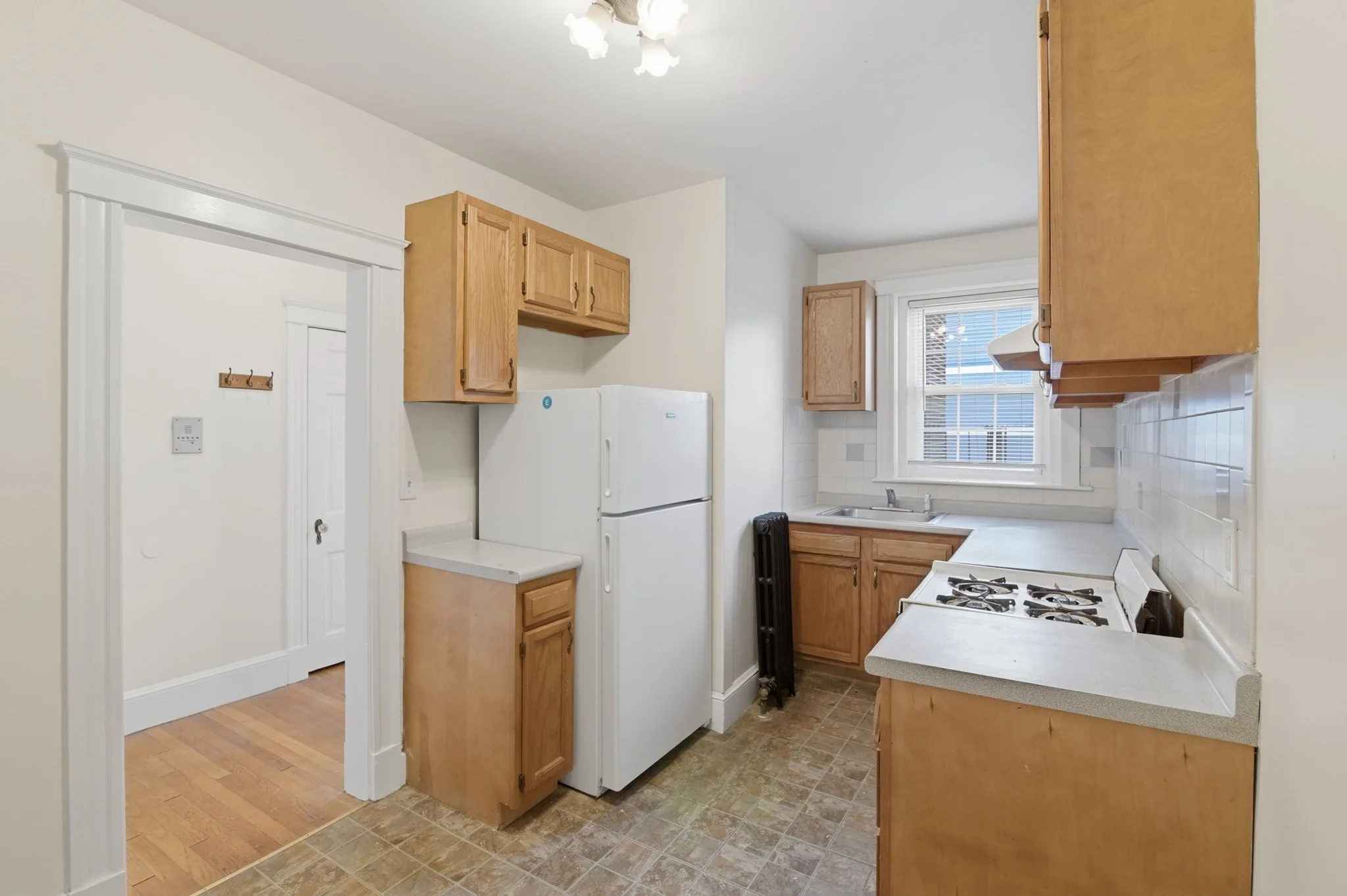 2 bed, 1 bath apartment for rent at 17 Greenleaf St Unit 12, Quincy — photo 3 of 25