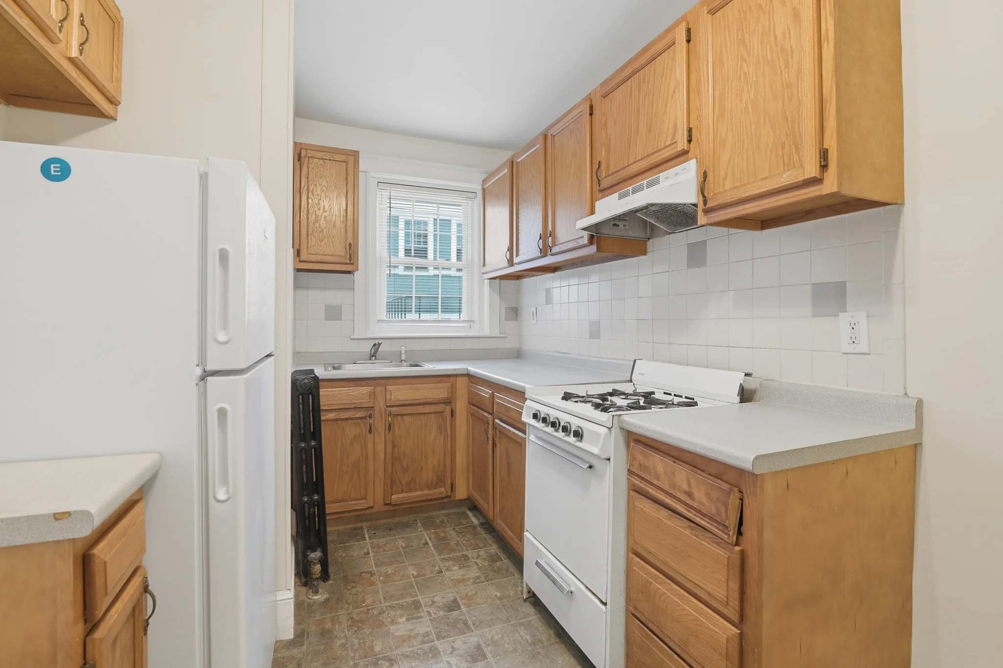2 bed, 1 bath apartment for rent at 17 Greenleaf St Unit 12, Quincy — photo 6 of 25