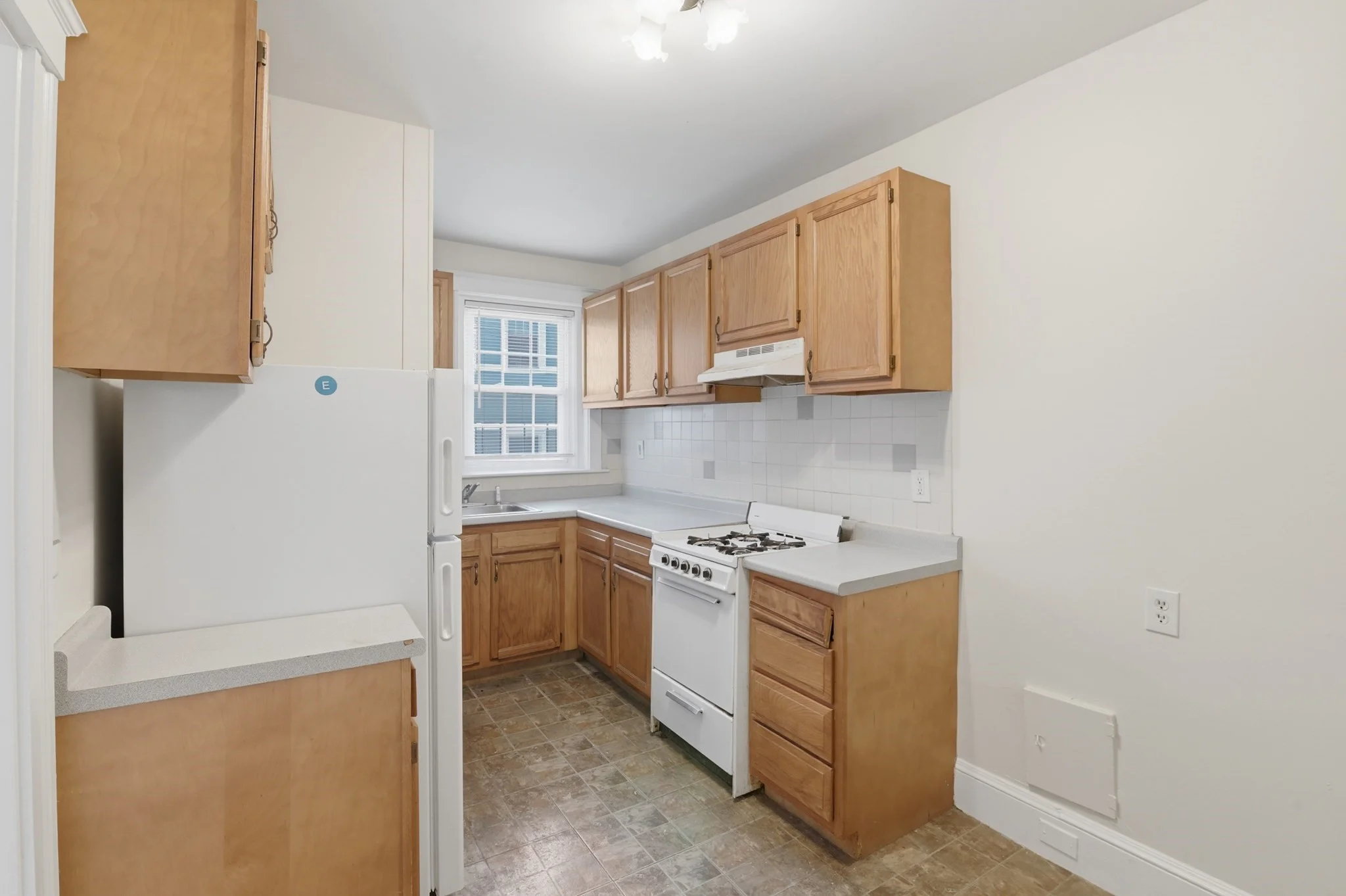 2 bed, 1 bath apartment for rent at 17 Greenleaf St Unit 12, Quincy