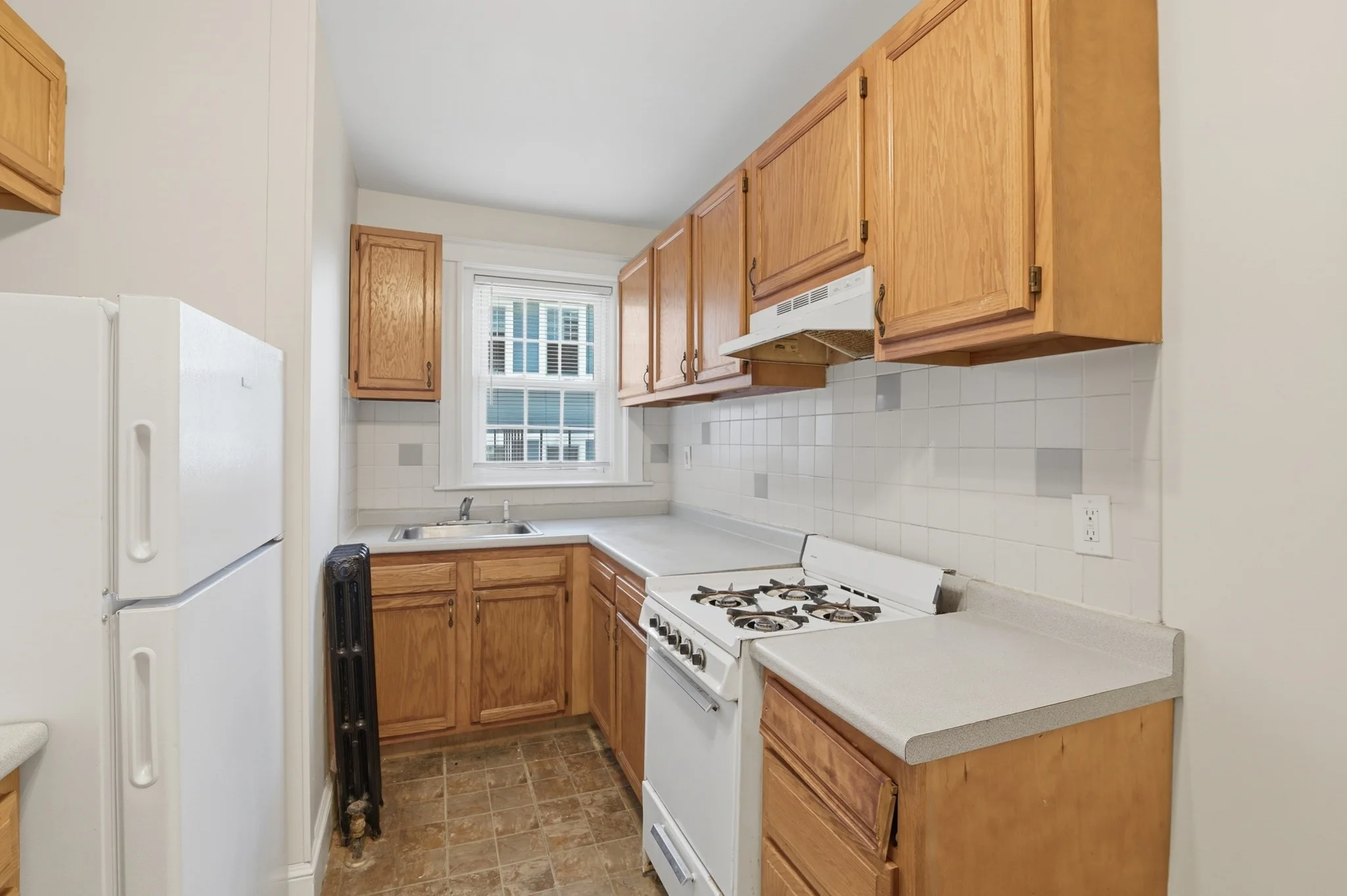 2 bed, 1 bath apartment for rent at 17 Greenleaf St Unit 12, Quincy — photo 4 of 25
