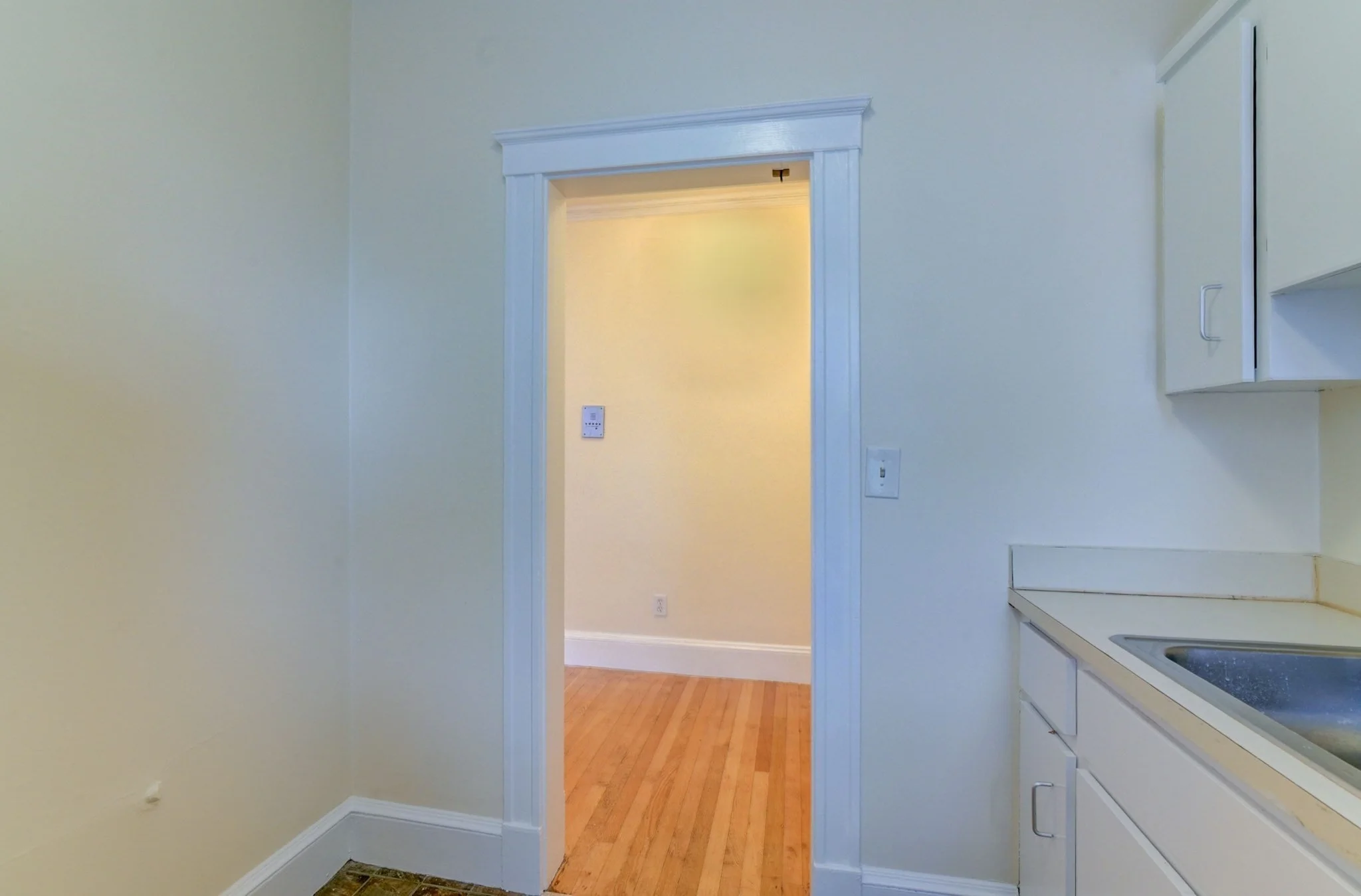 Studio bed, 1 bath apartment for rent at 17 Greenleaf St Unit 5, Quincy — photo 14 of 17
