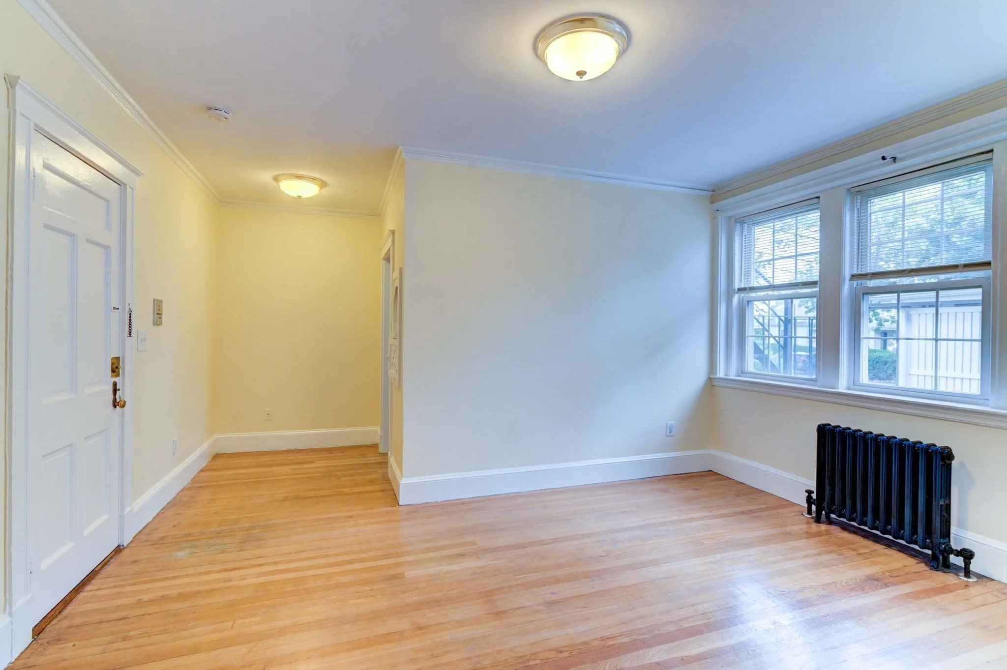 Studio bed, 1 bath apartment for rent at 17 Greenleaf St Unit 5, Quincy — photo 3 of 17