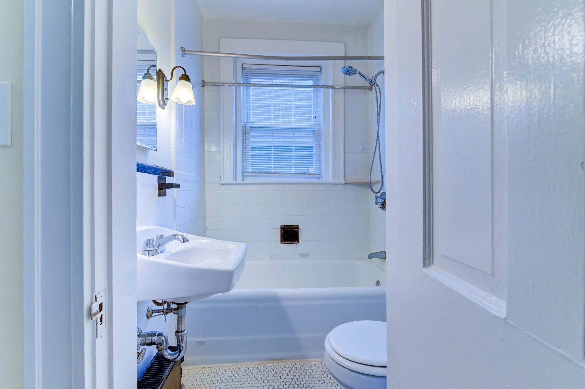 Studio bed, 1 bath apartment for rent at 17 Greenleaf St Unit 5, Quincy — photo 7 of 17