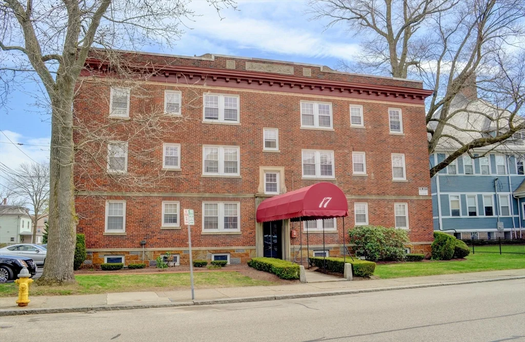 1 bed, 1 bath apartment for rent at 17 Greenleaf Unit 15, Quincy