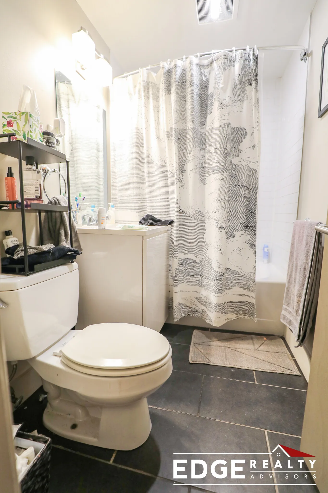 3.5 bed, 2 bath apartment for rent at 17 Greylock Rd Unit 1, Allston — photo 7 of 9
