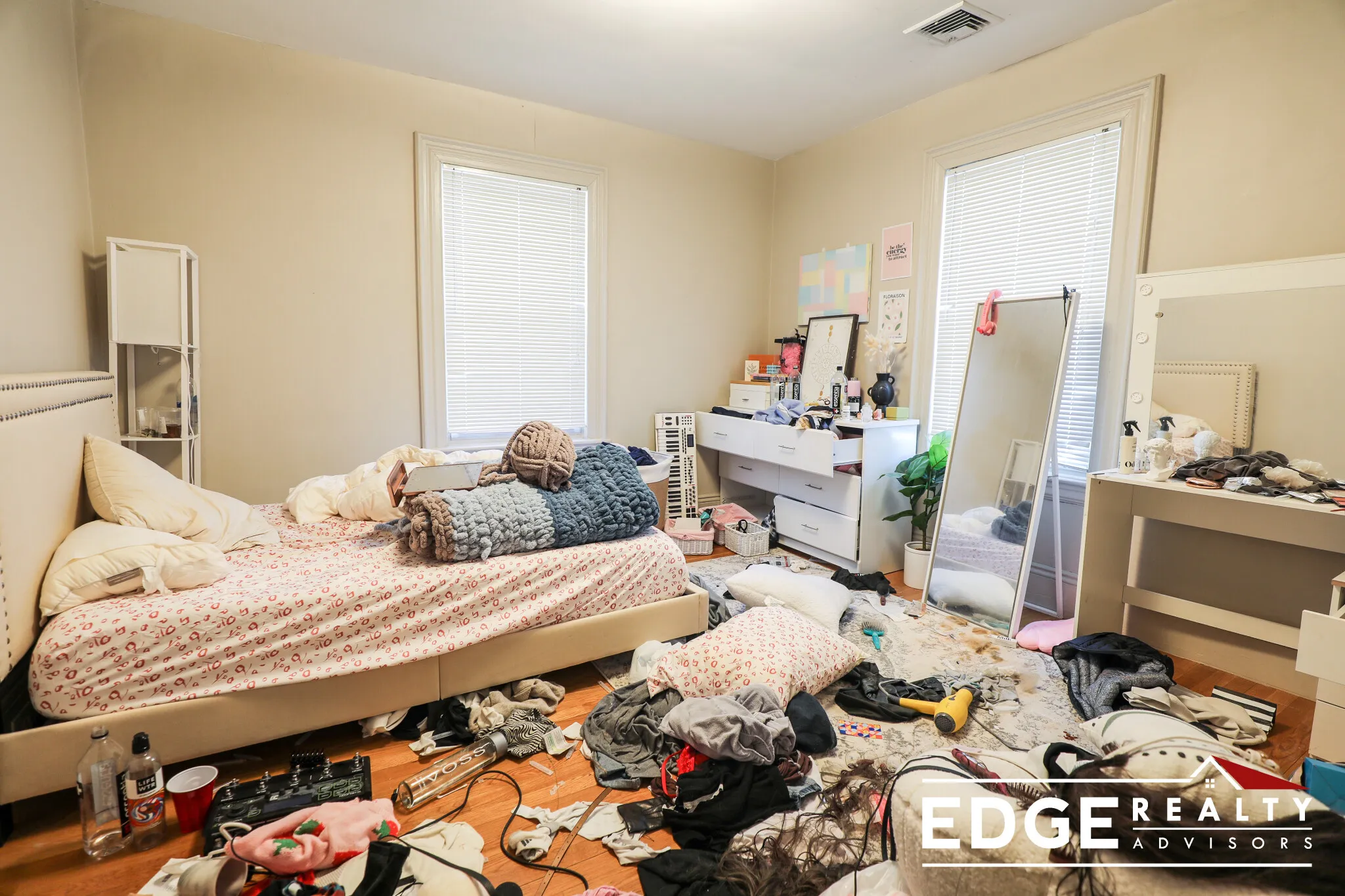 3.5 bed, 2 bath apartment for rent at 17 Greylock Rd Unit 1, Allston — photo 8 of 9