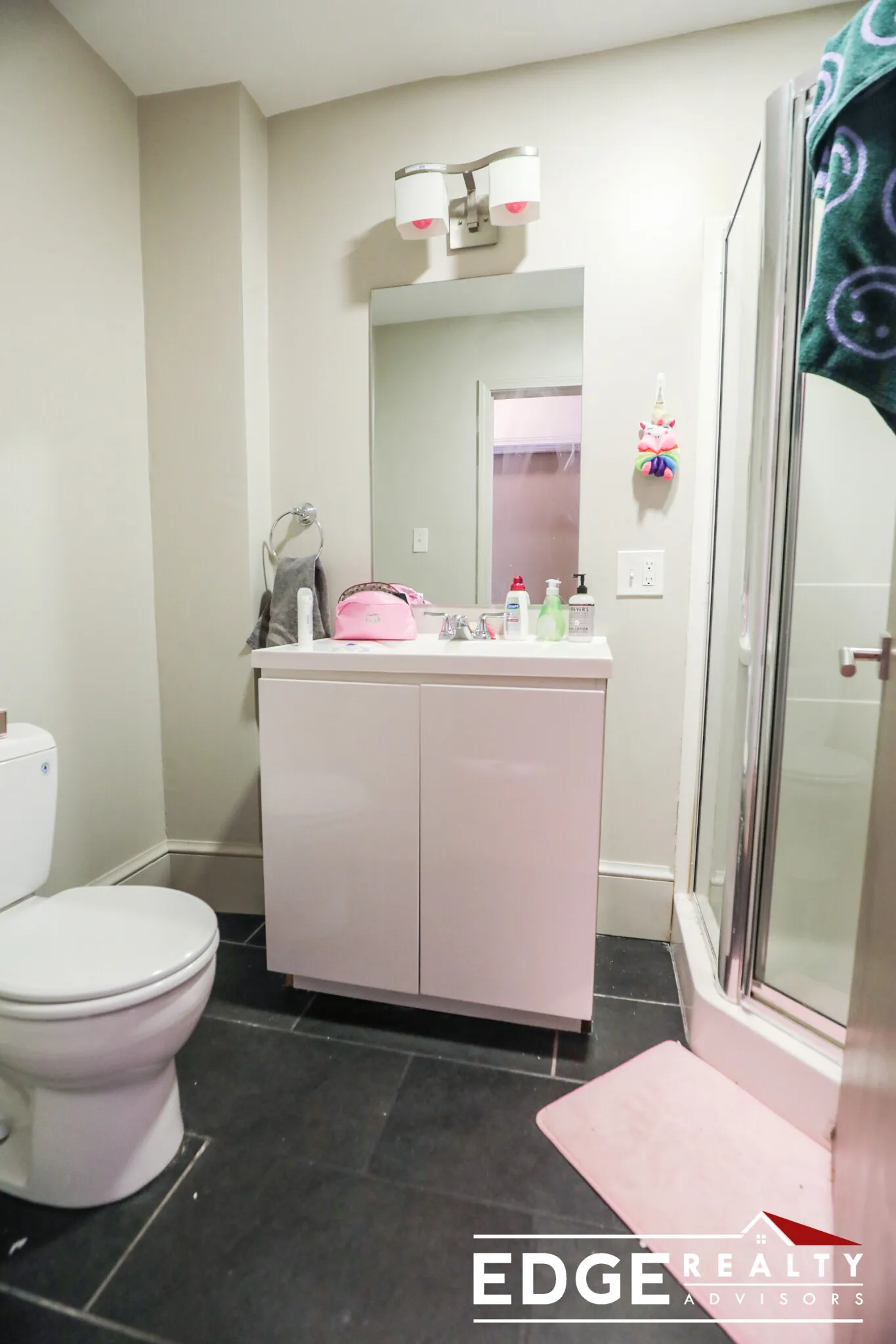 3.5 bed, 2 bath apartment for rent at 17 Greylock Rd Unit 1, Allston — photo 4 of 9