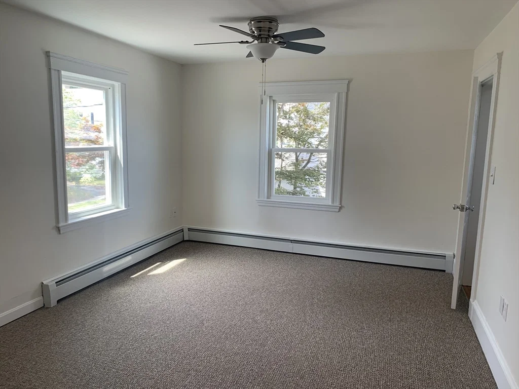 3 bed, 2 bath apartment for rent at 17 Hamblin Rd, South Waltham — photo 9 of 15