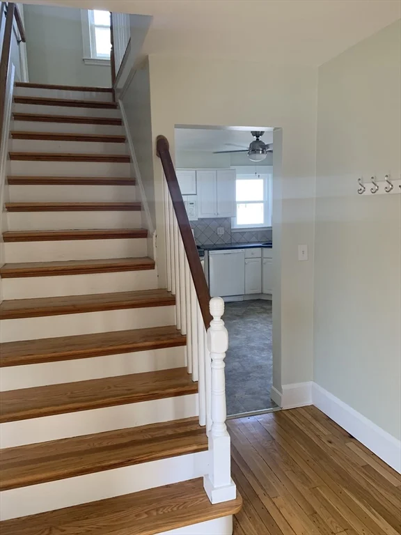 3 bed, 2 bath apartment for rent at 17 Hamblin Rd Unit 1, South Waltham — photo 6 of 17