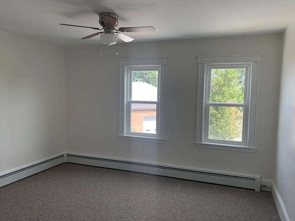 3 bed, 2 bath apartment for rent at 17 Hamblin Rd Unit 1, South Waltham — photo 12 of 17