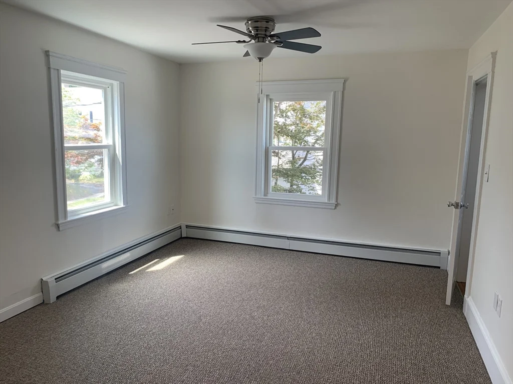 3 bed, 2 bath apartment for rent at 17 Hamblin Rd Unit 1, South Waltham — photo 10 of 17