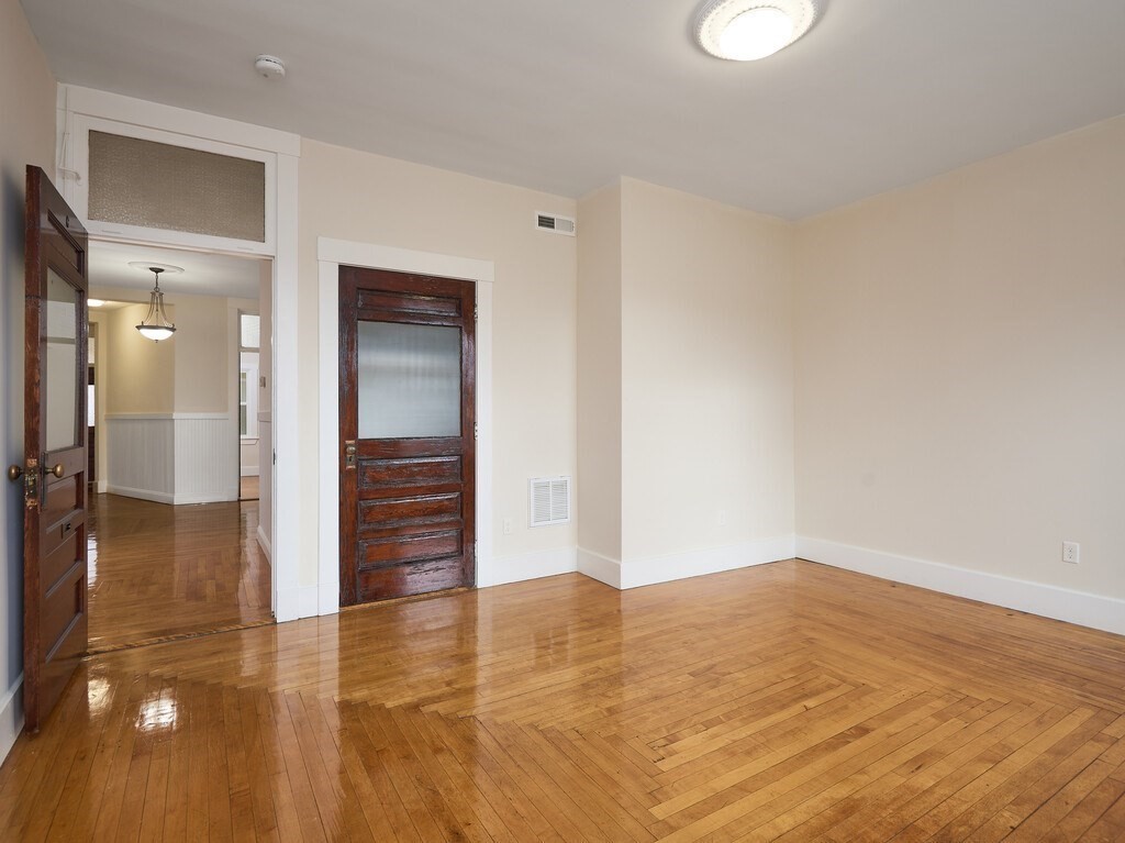 3 bed, 2 bath apartment for rent at 17 Hamilton St Unit 1, Southbridge — photo 16 of 28