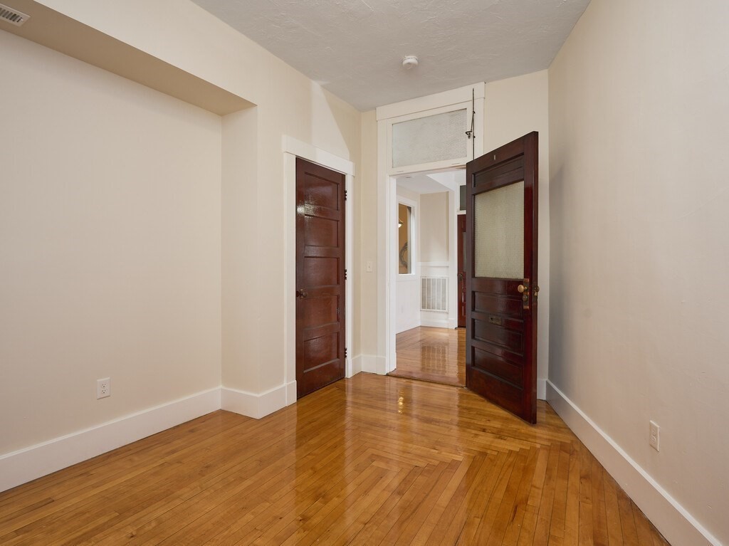 3 bed, 2 bath apartment for rent at 17 Hamilton St Unit 1, Southbridge — photo 11 of 28
