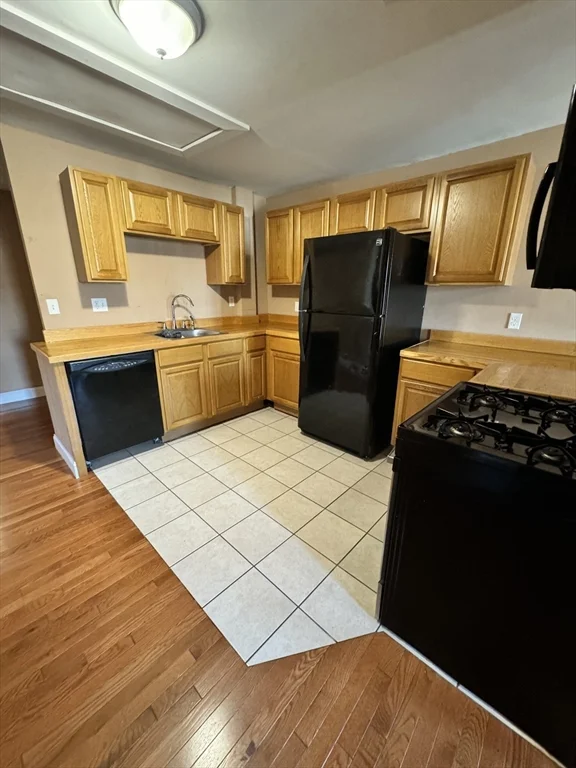 1 bed, 1 bath apartment for rent at 17 Hamilton St Unit 2, Southbridge — photo 5 of 12