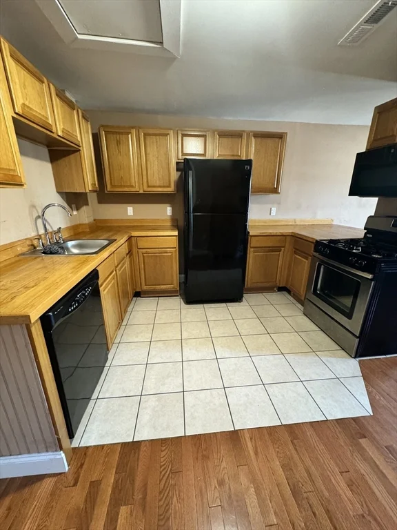 1 bed, 1 bath apartment for rent at 17 Hamilton St Unit 2, Southbridge — photo 7 of 12