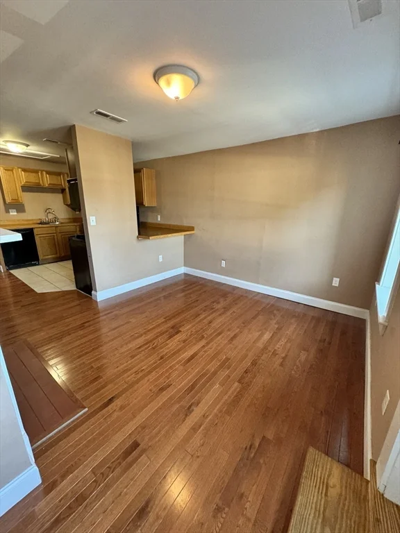 1 bed, 1 bath apartment for rent at 17 Hamilton St Unit 2, Southbridge — photo 2 of 12