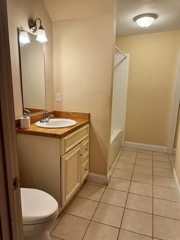 1 bed, 1 bath apartment for rent at 17 Hamilton St Unit 2, Southbridge — photo 9 of 12