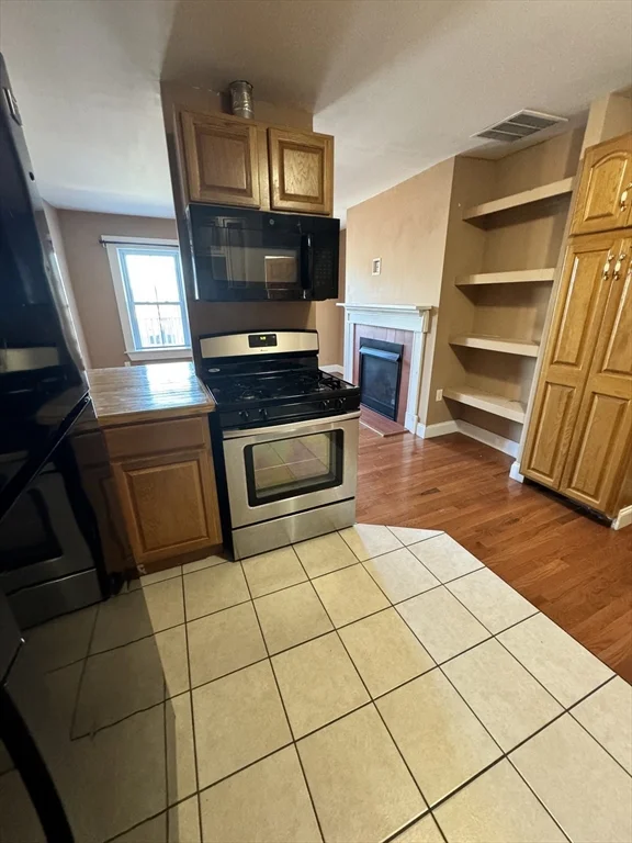 1 bed, 1 bath apartment for rent at 17 Hamilton St Unit 2, Southbridge — photo 6 of 12