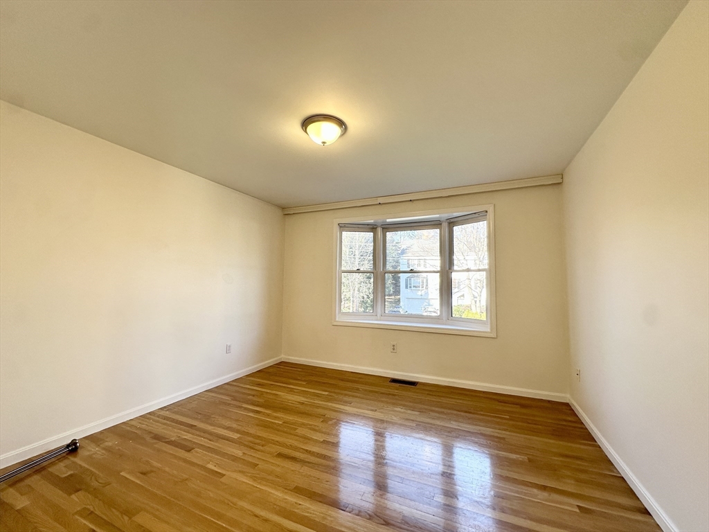 3 bed, 2 bath apartment for rent at 17 Hamlet St Unit 17, Newton — photo 7 of 20