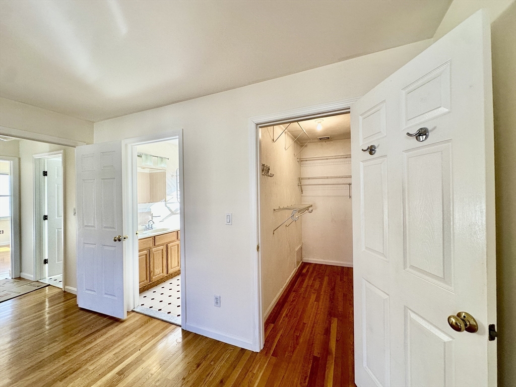 3 bed, 2 bath apartment for rent at 17 Hamlet St Unit 17, Newton — photo 9 of 20