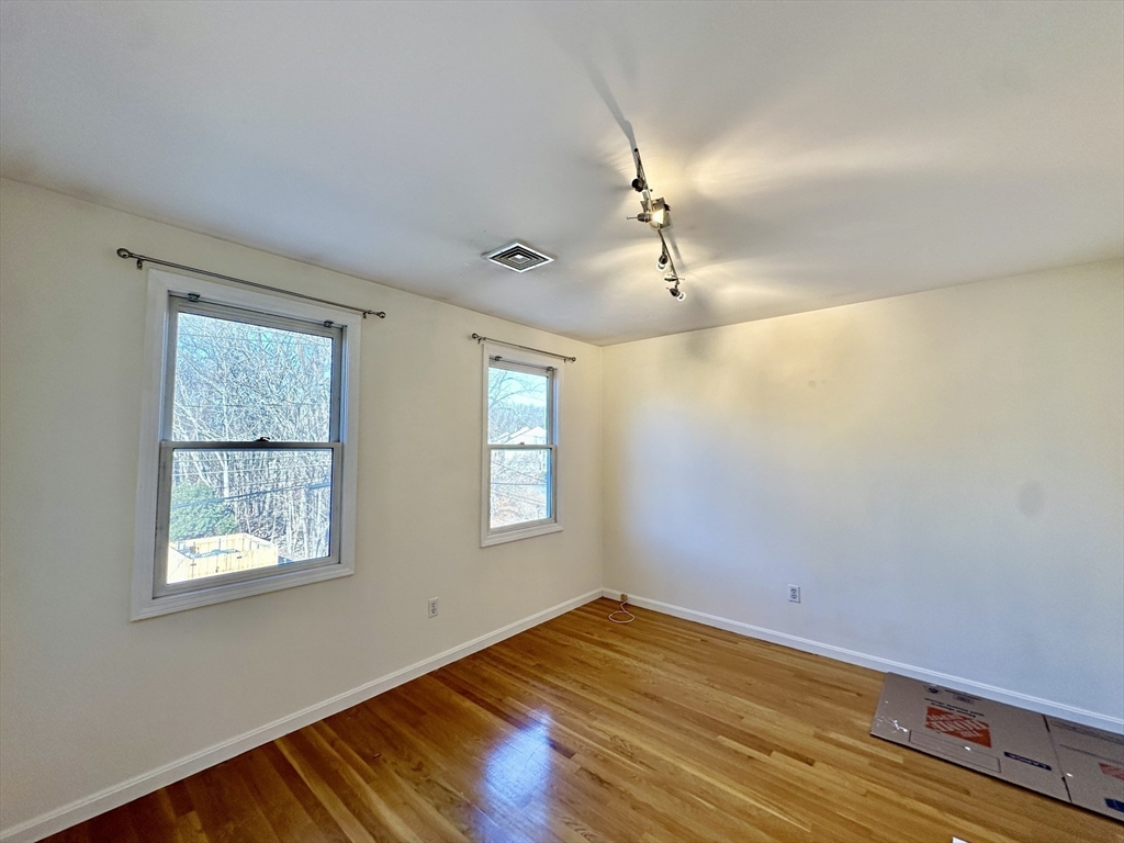 3 bed, 2 bath apartment for rent at 17 Hamlet St Unit 17, Newton — photo 12 of 20