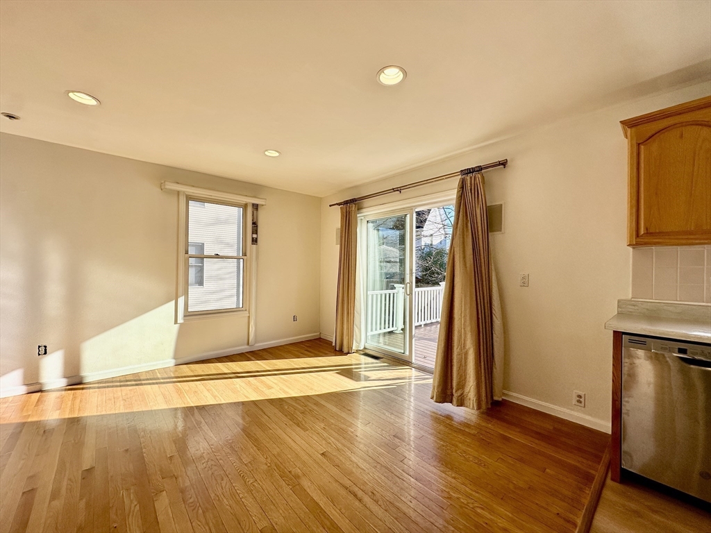 3 bed, 2 bath apartment for rent at 17 Hamlet St Unit 17, Newton — photo 5 of 20