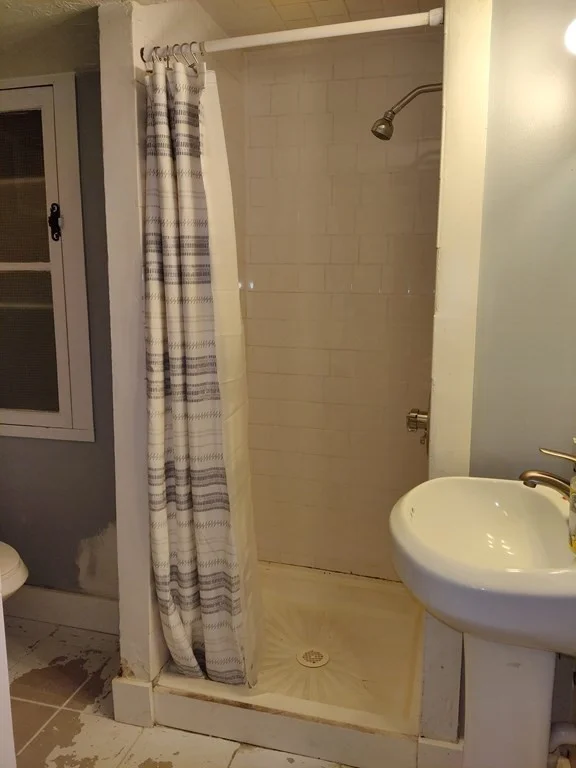 4 bed, 2 bath apartment for rent at 17 Harding Ave Unit 1, Waltham — photo 10 of 12