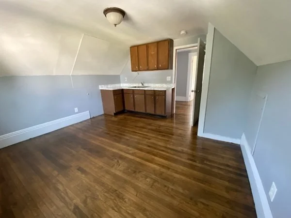 4 bed, 2 bath apartment for rent at 17 Harding Ave Unit 2, Waltham — photo 8 of 10