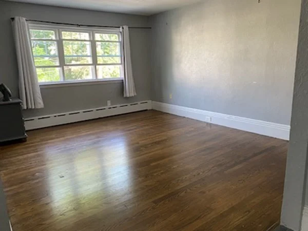 4 bed, 2 bath apartment for rent at 17 Harding Ave Unit 2, Waltham — photo 2 of 10