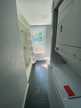 4 bed, 2 bath apartment for rent at 17 Harding Ave Unit 2, Waltham — photo 6 of 10