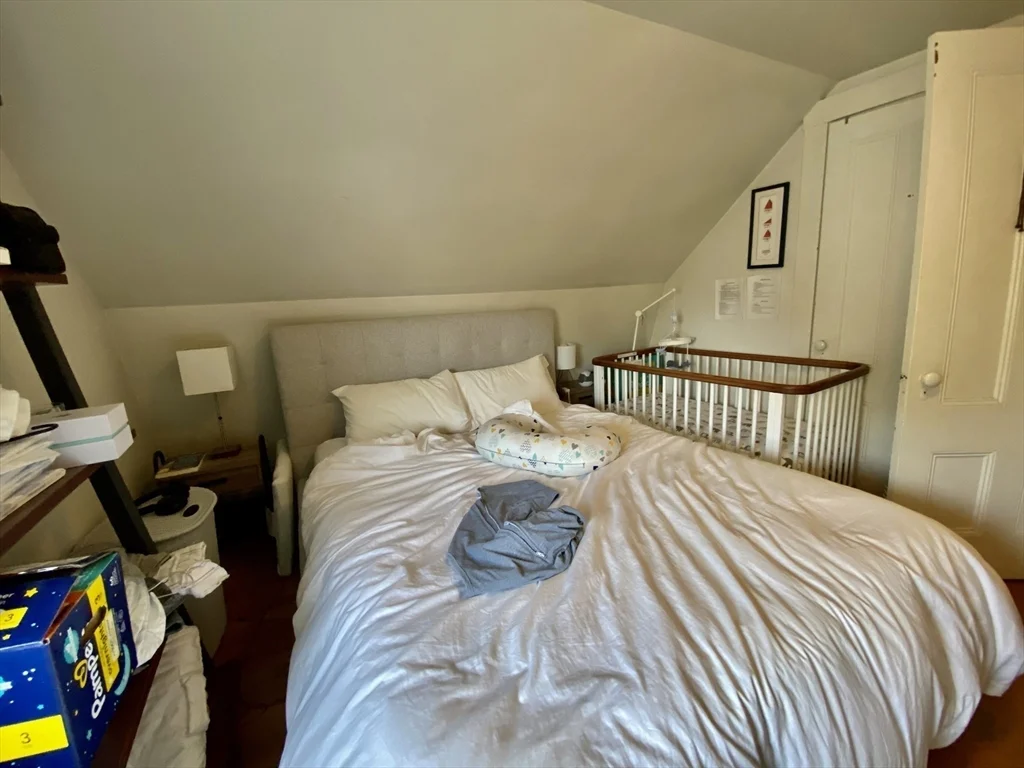 2 bed, 1 bath apartment for rent at 17 Harris St Unit 2, Coolidge Corner — photo 8 of 13