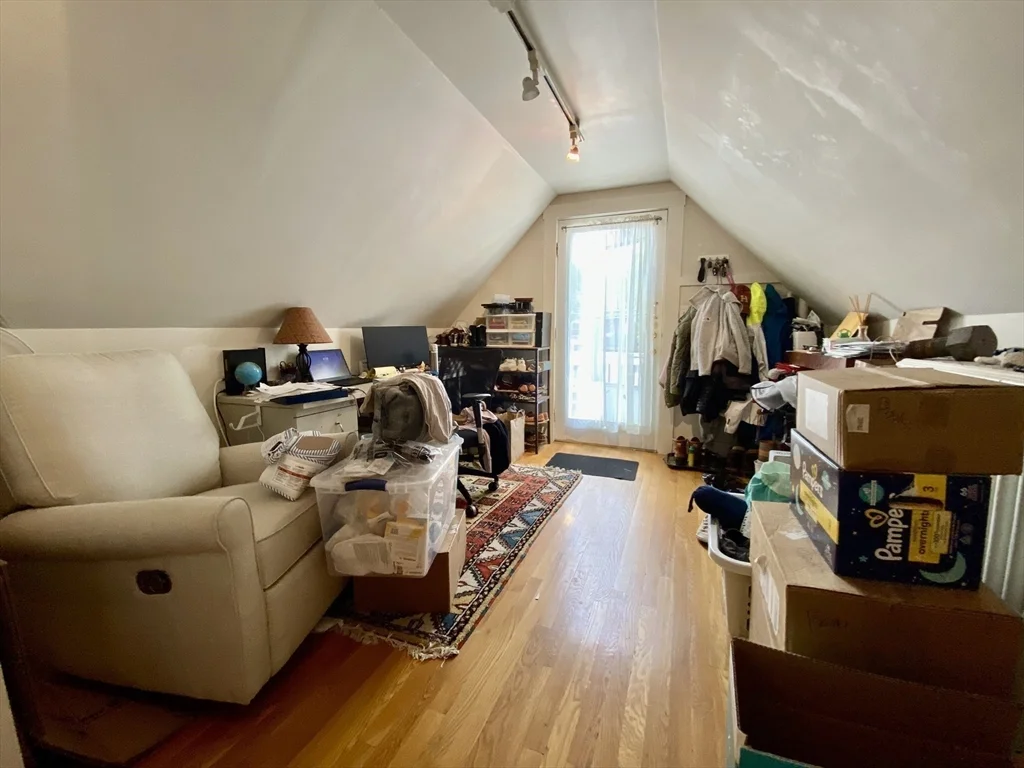 2 bed, 1 bath apartment for rent at 17 Harris St Unit 2, Coolidge Corner — photo 11 of 13
