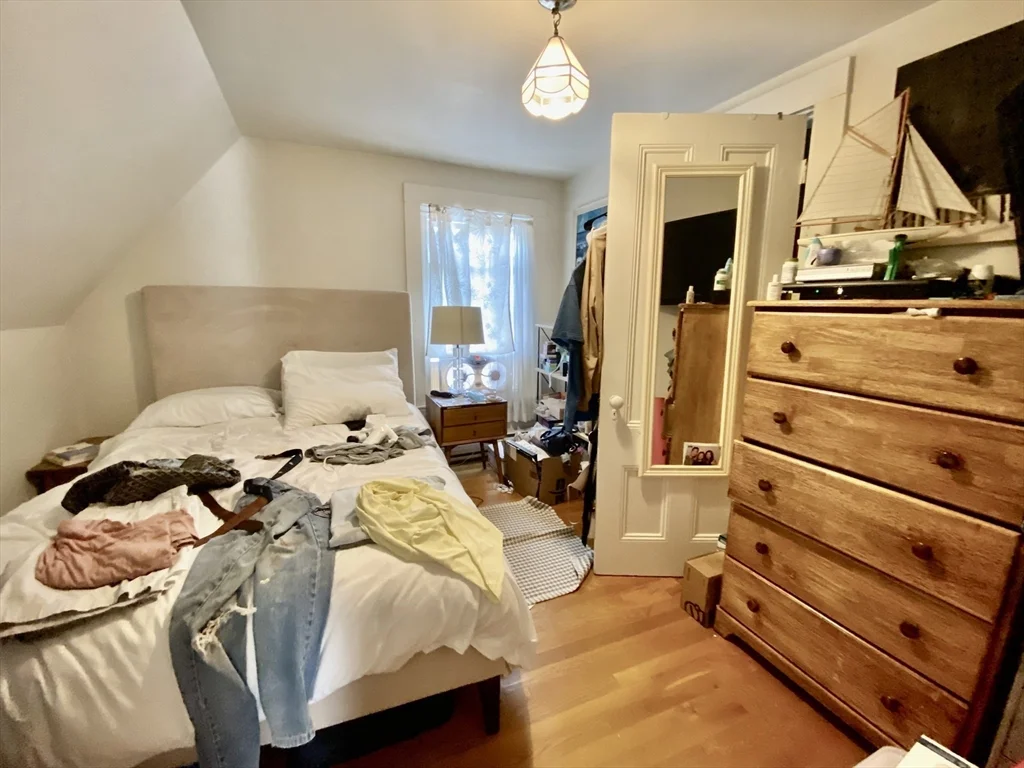 2 bed, 1 bath apartment for rent at 17 Harris St Unit 2, Coolidge Corner — photo 10 of 13