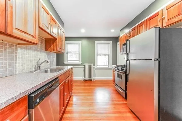 2 bed, 1 bath apartment for rent at 17 Hastings St Unit 1, West Roxbury — photo 3 of 14