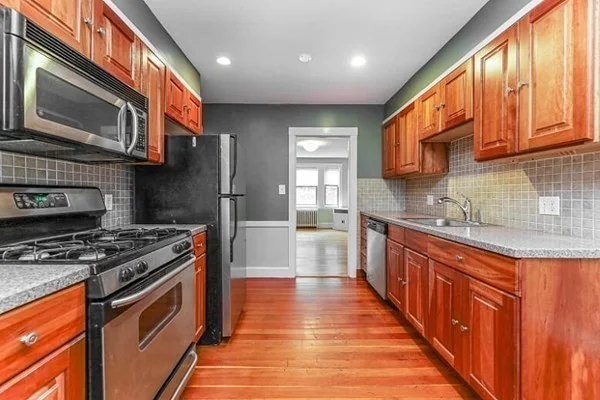 2 bed, 1 bath apartment for rent at 17 Hastings St Unit 1, West Roxbury — photo 4 of 14