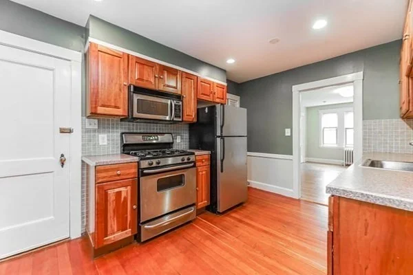 2 bed, 1 bath apartment for rent at 17 Hastings St Unit 1, West Roxbury — photo 5 of 14
