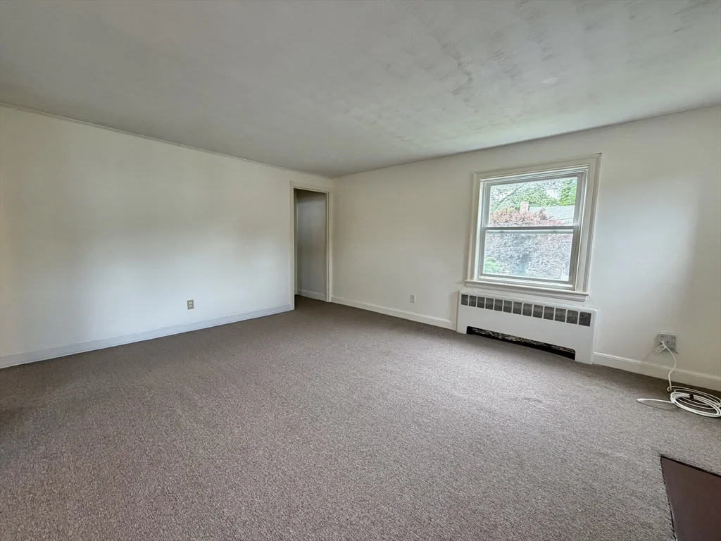 3 bed, 2 bath apartment for rent at 17 Hatfield Rd Unit 17, West Newton — photo 25 of 42