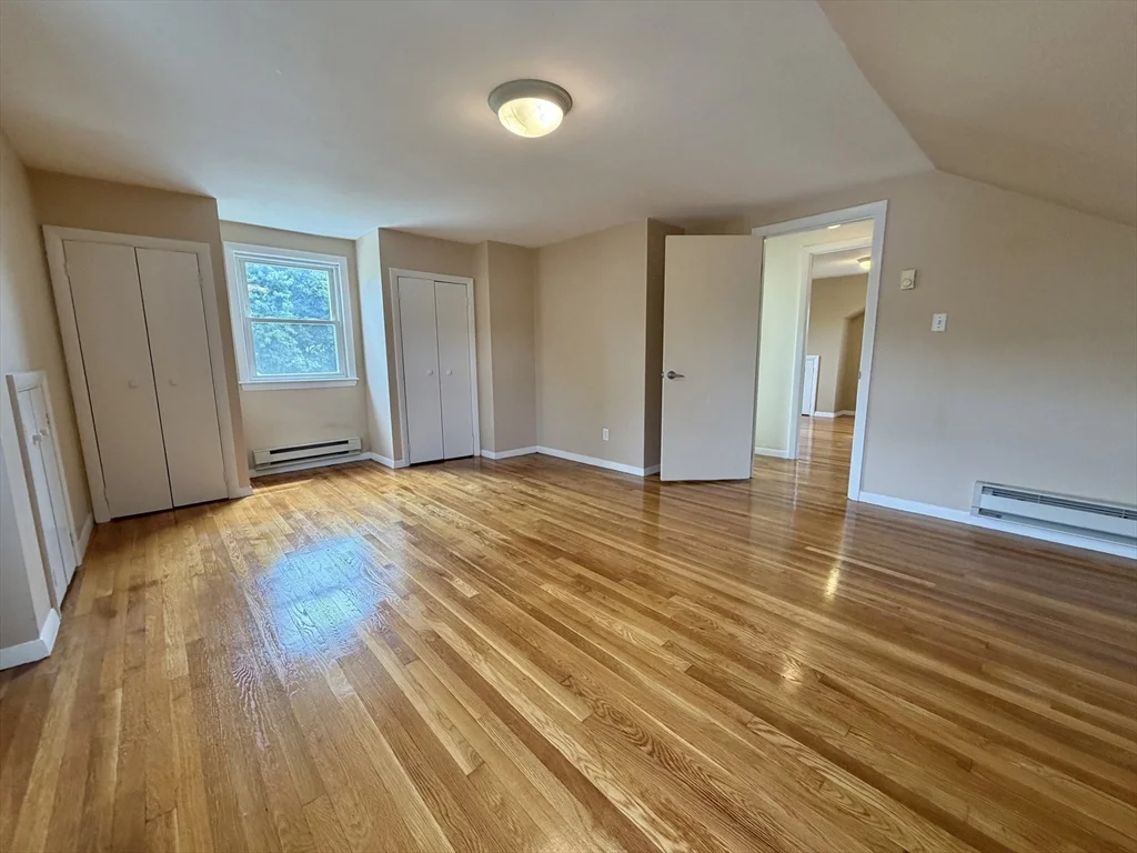 3 bed, 2 bath apartment for rent at 17 Hatfield Rd Unit 17, West Newton — photo 7 of 42