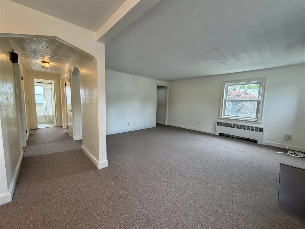 3 bed, 2 bath apartment for rent at 17 Hatfield Rd Unit 17, West Newton — photo 26 of 42