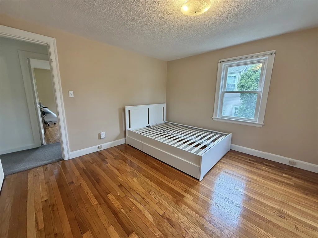 3 bed, 2 bath apartment for rent at 17 Hatfield Rd Unit 17, West Newton — photo 17 of 42