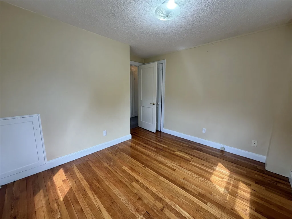 3 bed, 2 bath apartment for rent at 17 Hatfield Rd Unit 17, West Newton — photo 31 of 42